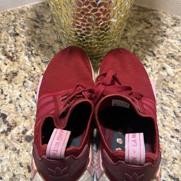 Adidas Women’s Shoes size 8 - Picture 3 of 4